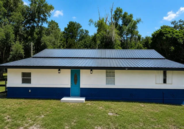 Photo 1 of Manufactured home for sale at 13300 Sw 91st Place, Dunnellon, FL 34432 | MLS# A4700454 | Listing updated on 2026-10-09