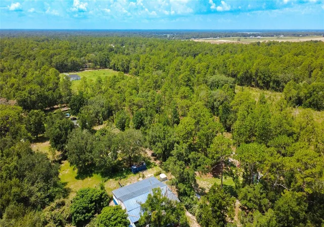 Photo 4 of Manufactured home for sale at 13300 SW 91st Place, Dunnellon, FL 34432 | MLS# A4700454 | Listing updated on 2026-10-09