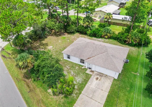 Photo 1 of Single family home for sale at 3403 Queen Palm Dr, Edgewater, FL 32141 | MLS# O6426384 | Listing updated on 2026-09-02
