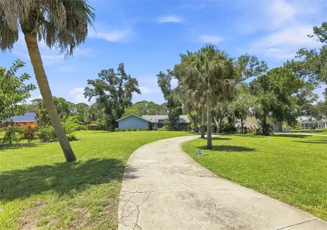 3rd image of 881 Pinto Cir, Nokomis, FL 34275 | MLS# C7528555