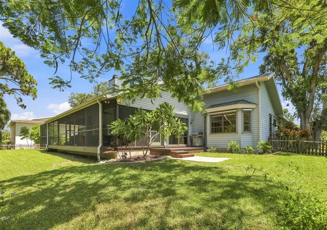 4th image of 881 Pinto Cir, Nokomis, FL 34275 | MLS# C7528555