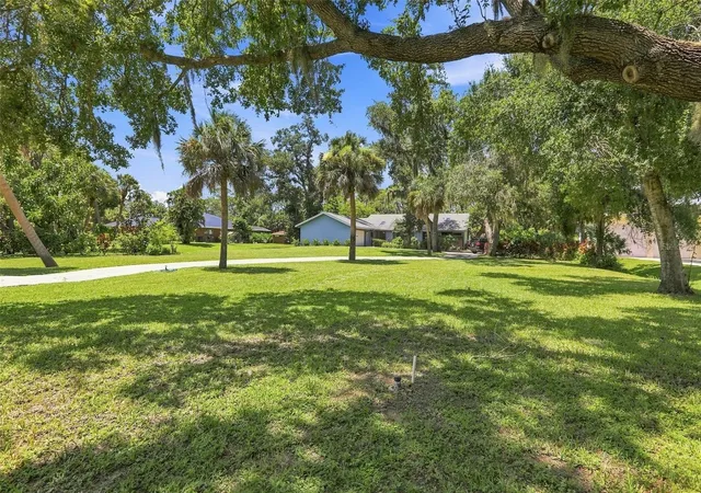 5th image of 881 Pinto Cir, Nokomis, FL 34275 | MLS# C7528555