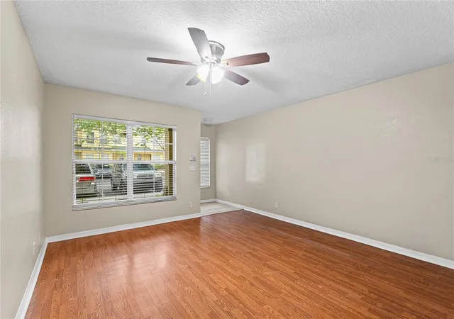 4th image of 216 Dragons Fire Pl, Valrico, FL 33594 | MLS# TB8530628