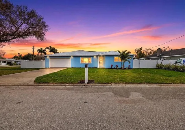 5th image of 912 21St St W, Palmetto, FL 34221 | MLS# A4700456