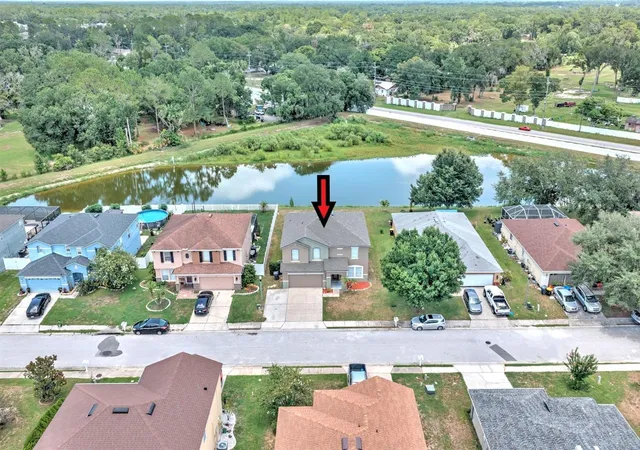 Photo 3 of Single family home for sale at 7508 Hunters Greene Cir, Lakeland, FL 33810 | MLS# L4963610 | Listing updated on 2026-09-14