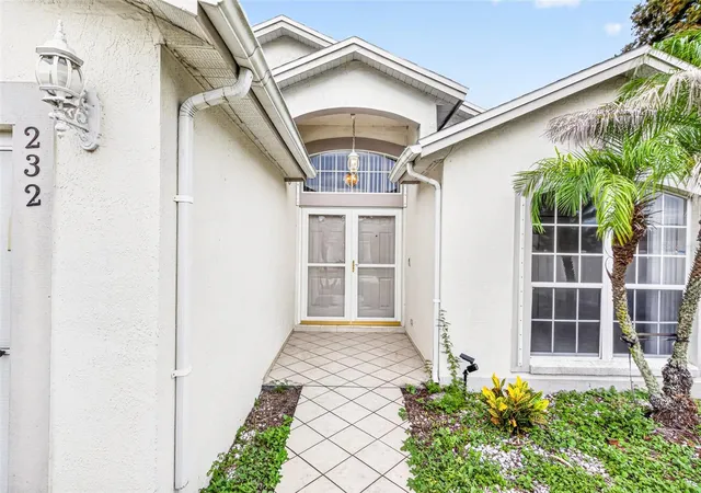 Photo 2 of Single family home for sale at 232 Kings Pond Ave, Winter Haven, FL 33880 | MLS# P4939355 | Listing updated on 2026-10-08