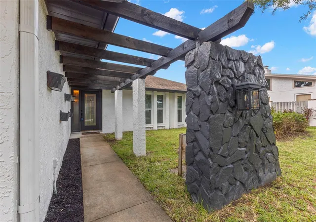 4th image of 3097 Haverford Dr, Clearwater, FL 33761 | MLS# TB8530649