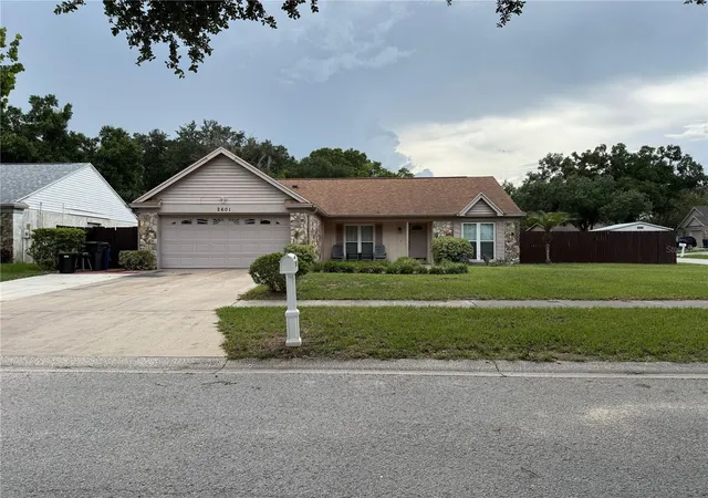 Single family home for sale at 2601 Hampton Park Pl, SEFFNER, FL 33584 | MLS# O6426419
