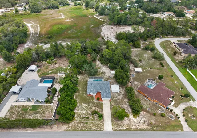 4th image of 7401 Blackbird Ave, Weeki Wachee, FL 34613 | MLS# W7887795