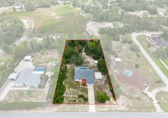 5th image of 7401 Blackbird Ave, Weeki Wachee, FL 34613 | MLS# W7887795