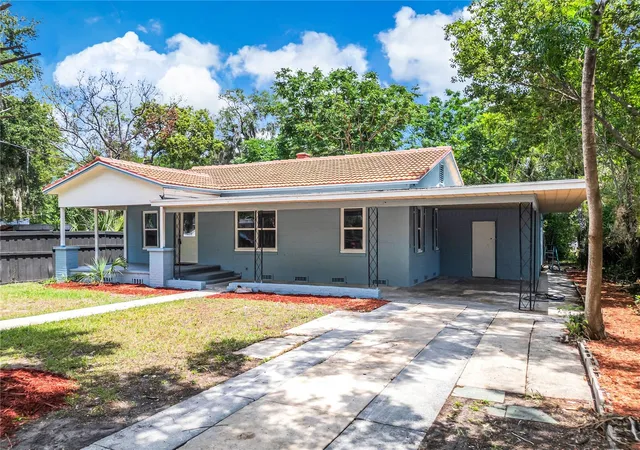 Photo 3 of Single family home for sale at 1504 W Line St, Leesburg, FL 34748 | MLS# O6426426 | Listing updated on 2026-09-20
