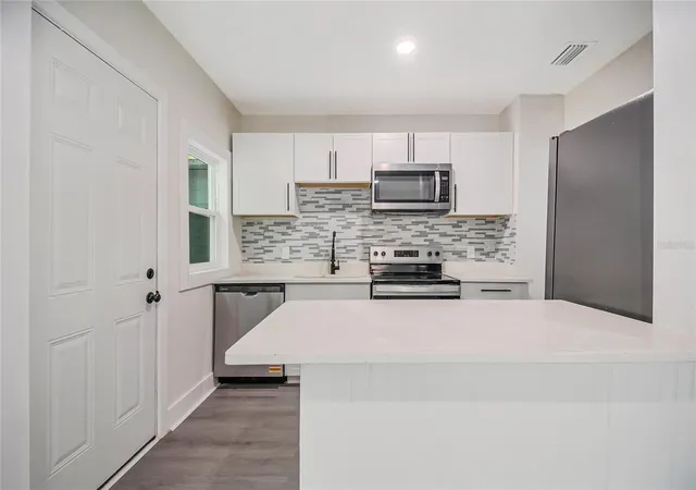 Photo 3 of Single family home for sale at 1504 W Line St, Leesburg, FL 34748 | MLS# O6426426 | Listing updated on 2026-09-20