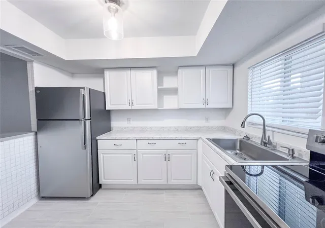 Photo 4 of Condo for sale at 4204 Heron Way #B304, Bradenton, FL 34205 | MLS# A4700471 | Listing updated on 2026-07-22