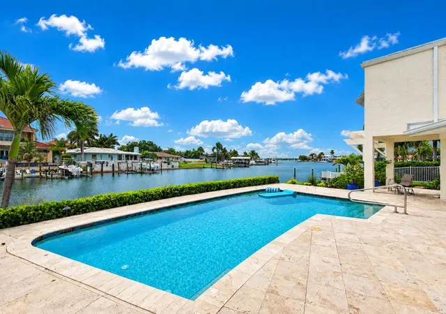 Photo 2 of Single family home for sale at 812 Snug Is, Clearwater Beach, FL 33767 | MLS# TB8530683 | Listing updated on 2026-08-05