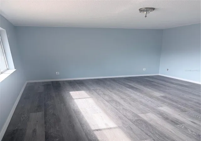 Listing Photo 5 - Condo for sale in building located at 4530 Lighthouse Cir, ORLANDO, FL 32808 - Unit #22