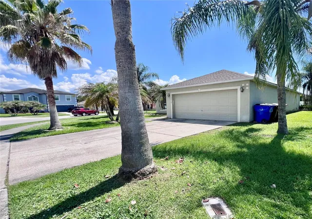 Photo 3 of Single family home for sale at 2950 Elbib Dr, Saint Cloud, FL 34772 | MLS# S5154025 | Listing updated on 2026-10-25