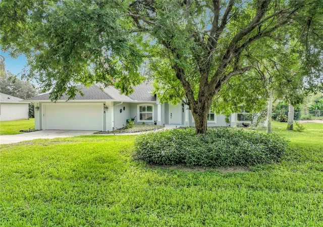 Photo 2 of Single family home for sale at 9418 Meadow Crst Ln, Clermont, FL 34711 | MLS# O6426445 | Listing updated on 2026-10-22