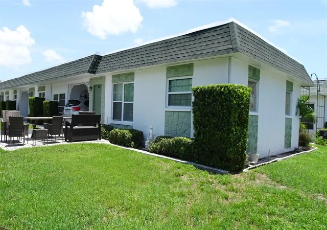 Photo 4 of Condo for sale at 7868 40th Avenue N #7868, Saint Petersburg, FL 33709 | MLS# TB8530698 | Listing updated on 2026-09-13