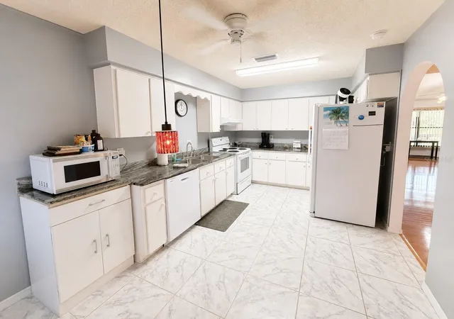 Photo 5 of Single family home for sale at 4276 SW 140th Street Rd, Ocala, FL 34473 | MLS# OM728778 | Listing updated on 2026-08-29