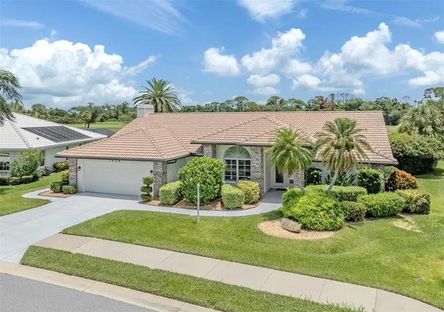 Photo 2 of Single family home for sale at 1428 Gleneagles Dr, Venice, FL 34292 | MLS# N6145075 | Listing updated on 2026-10-01