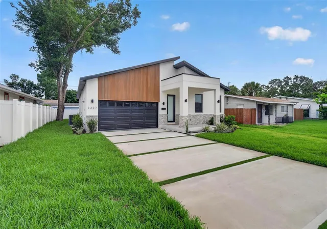 2nd image of 2227 32nd Avenue N, Saint Petersburg, FL 33713 | MLS# TB8530732