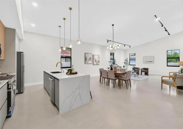 5th image of 2227 32nd Avenue N, Saint Petersburg, FL 33713 | MLS# TB8530732
