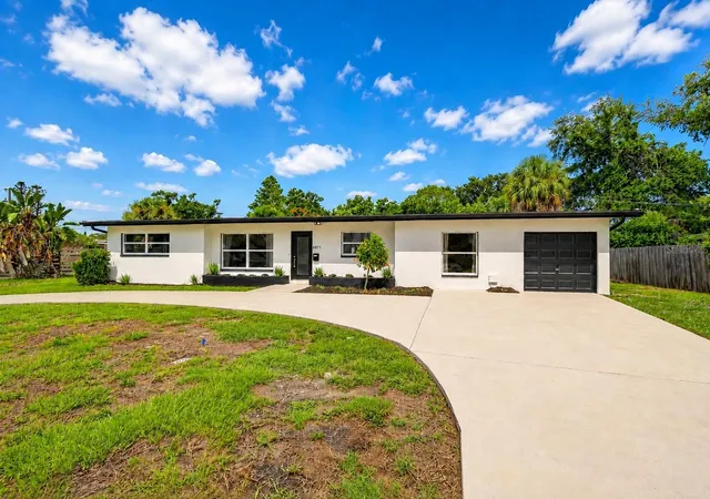 Photo 1 of Single family home for sale at 6871 4th Street S, Saint Petersburg, FL 33705 | MLS# TB8530740 | Listing updated on 2026-09-29