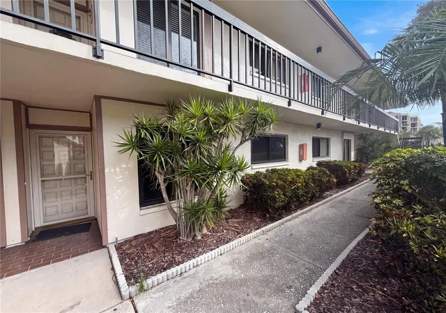 Photo 2 of Condo for sale at 6219 Palma Del Mar Blvd S #114, Saint Petersburg, FL 33715 | MLS# O6426467 | Listing updated on 2026-09-15