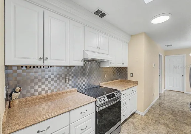 Photo 3 of Single family home for sale at 2392 Se 175th Terrace Rd, Silver Springs, FL 34488 | MLS# OM728789 | Listing updated on 2026-09-21