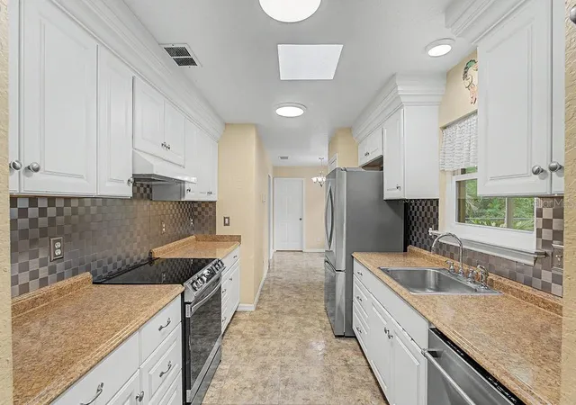 Photo 3 of Single family home for sale at 2392 SE 175th Terrace Rd, Silver Springs, FL 34488 | MLS# OM728789 | Listing updated on 2026-09-21