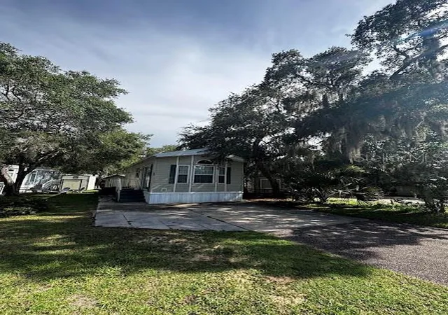 Photo 3 of Manufactured home for sale at 25296 141st Street NE #380, Fort Mc Coy, FL 32134 | MLS# OM728790 | Listing updated on 2026-07-31