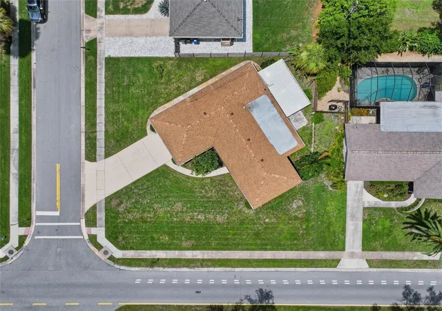Photo 2 of Single family home for sale at 2711 Gulf Gate Dr, Sarasota, FL 34231 | MLS# A4700488 | Listing updated on 2026-09-17