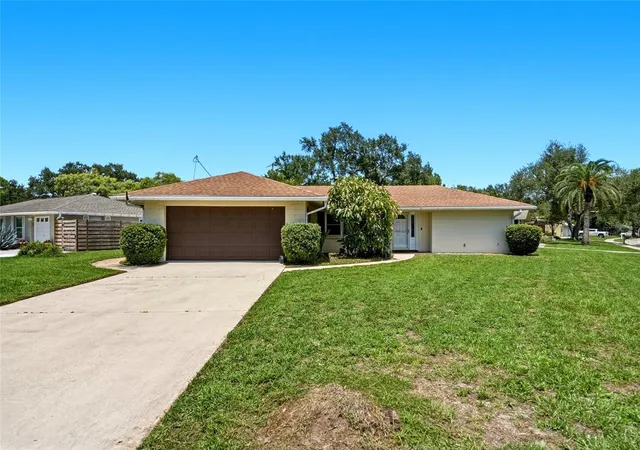Photo 3 of Single family home for sale at 2711 Gulf Gate Dr, Sarasota, FL 34231 | MLS# A4700488 | Listing updated on 2026-09-17