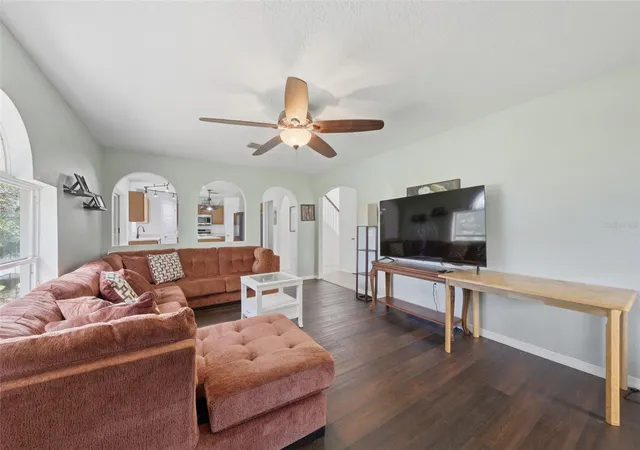 5th image of 800 Marietta Ln, Eustis, FL 32726 | MLS# O6426483