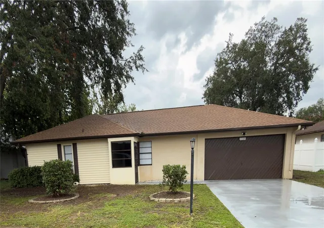 Photo 1 of Single family home for sale at 15120 Sw 35th Circle, Ocala, FL 34473 | MLS# OM728799 | Listing updated on 2026-07-21
