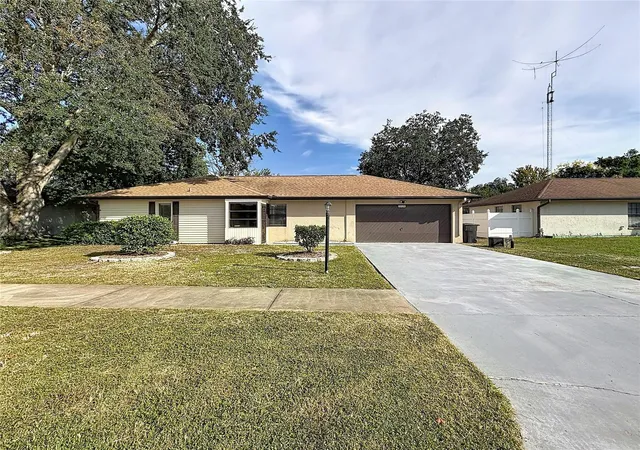 Photo 1 of Single family home for sale at 15120 Sw 35th Circle, Ocala, FL 34473 | MLS# OM728799 | Listing updated on 2026-09-29