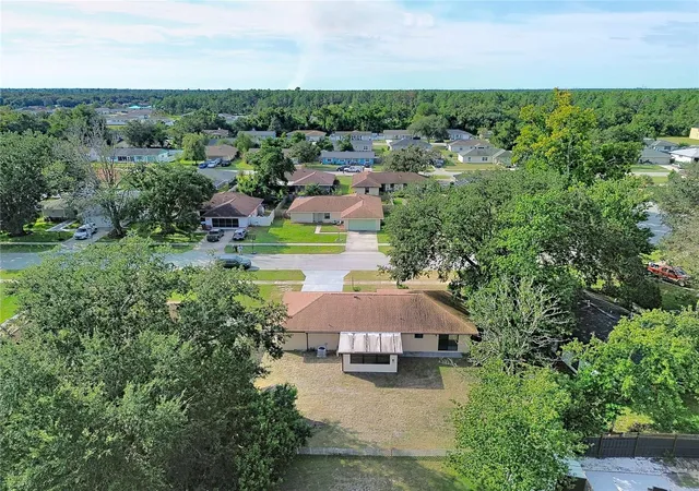 Photo 2 of Single family home for sale at 15120 Sw 35th Circle, Ocala, FL 34473 | MLS# OM728799 | Listing updated on 2026-09-29