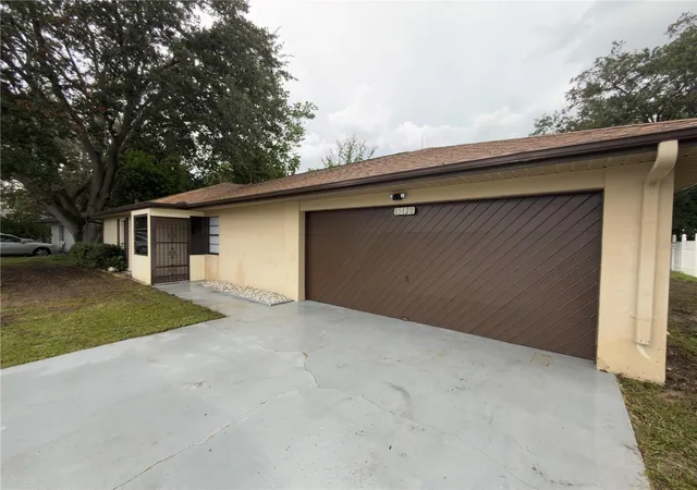 Photo 3 of Single family home for sale at 15120 SW 35th Circle, Ocala, FL 34473 | MLS# OM728799 | Listing updated on 2026-07-21
