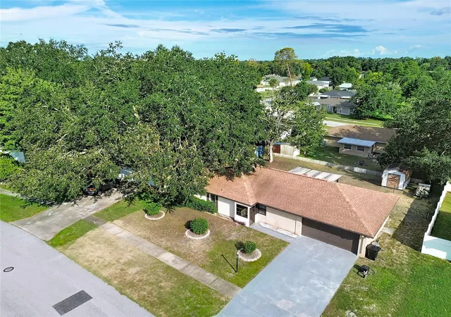 Photo 3 of Single family home for sale at 15120 Sw 35th Circle, Ocala, FL 34473 | MLS# OM728799 | Listing updated on 2026-09-29