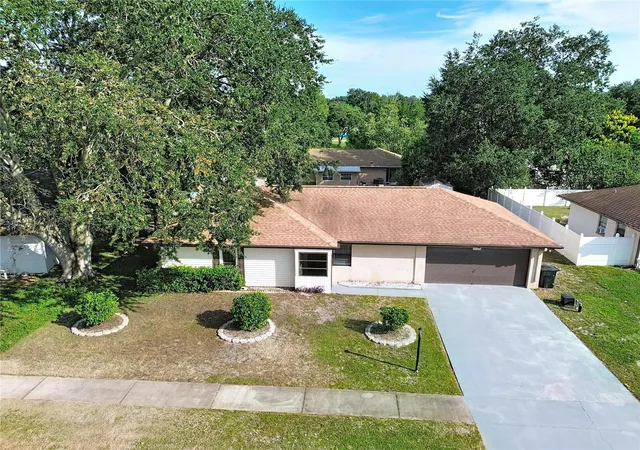 Photo 3 of Single family home for sale at 15120 SW 35th Circle, Ocala, FL 34473 | MLS# OM728799 | Listing updated on 2026-09-29
