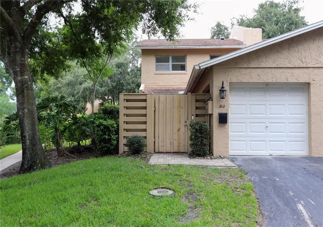 2nd image of 812 Park Lake Cir, MAITLAND, FL 32751