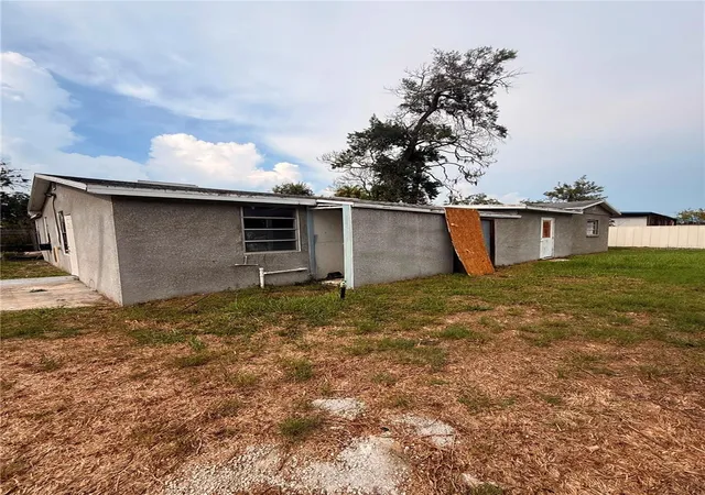 Photo 3 of Single family home for sale at 806 W Shell Point Rd, Ruskin, FL 33570 | MLS# TB8530783 | Listing updated on 2026-07-30