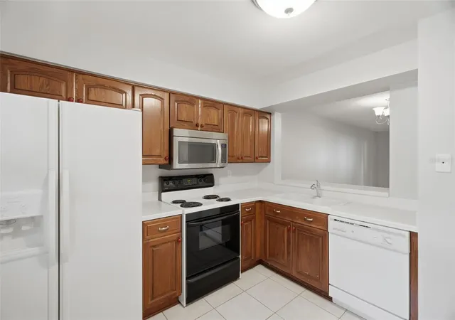 4th image of 3399 Mermoor Dr #105, Palm Harbor, FL 34685 | MLS# TB8530794