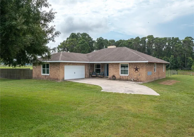 Photo 2 of Single family home for sale at 1755 Beth Ln, Winter Haven, FL 33880 | MLS# P4939360 | Listing updated on 2026-07-24