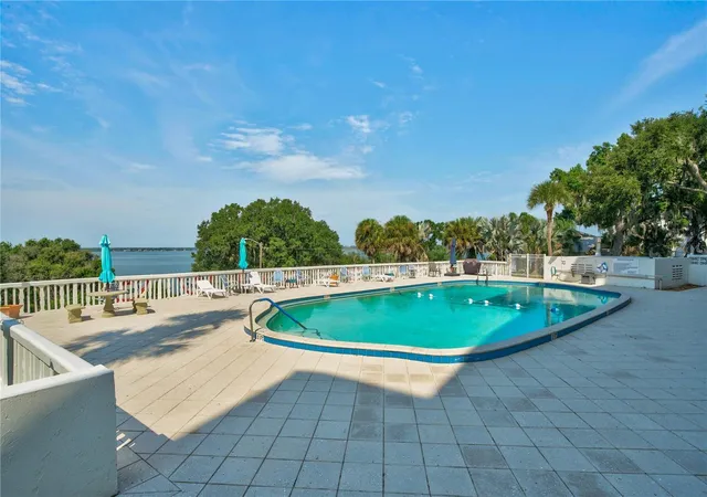 2nd image of 601 N Mcdonald St, MOUNT DORA, FL 32757