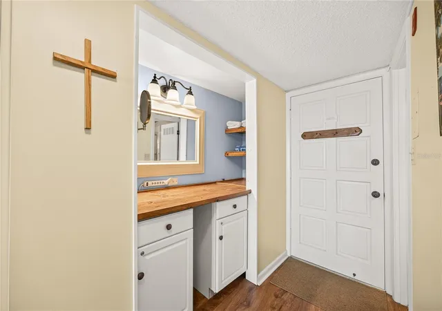 3rd image of 601 N Mcdonald St #2, Mount Dora, FL 32757 | MLS# O6426520