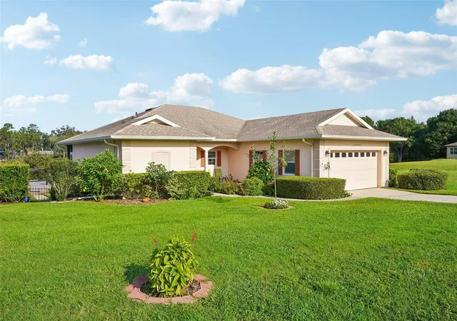 Photo 3 of Single family home for sale at 81 Fairway Cir, Umatilla, FL 32784 | MLS# G5115306 | Listing updated on 2026-09-20