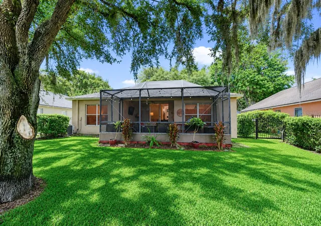 Photo 3 of Single family home for sale at 6209 Gannetdale Dr, Lithia, FL 33547 | MLS# TB8530807 | Listing updated on 2026-09-30