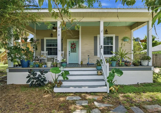 Photo 1 of Single family home for sale at 512 Se 9th Street, Ocala, FL 34471 | MLS# OM728812 | Listing updated on 2026-09-22