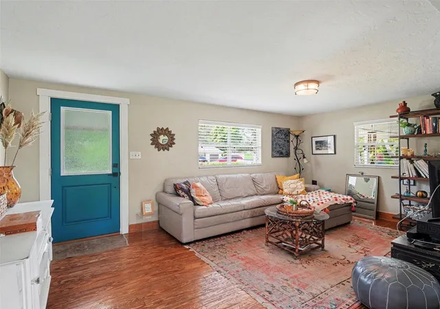Photo 3 of Single family home for sale at 3035 Hillview St, Sarasota, FL 34239 | MLS# A4700500 | Listing updated on 2026-09-21